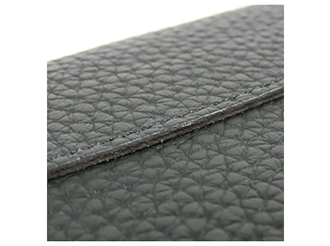 Louis Vuitton Capucines Langbeutel aus Taurillon-Leder in Schwarz - Ansicht 15