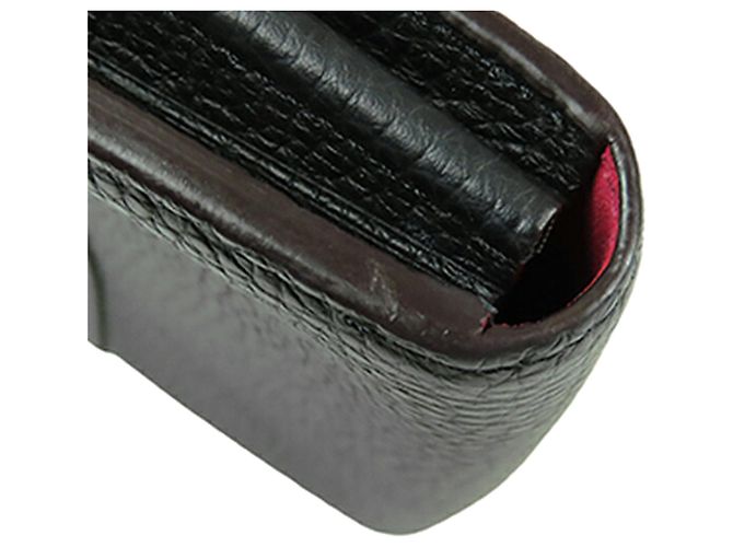 Louis Vuitton Capucines Langbeutel aus Taurillon-Leder in Schwarz - Ansicht 16
