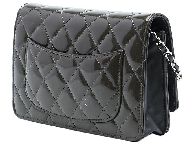Borsa a tracolla Chanel CC Quilted Patent Wallet On Chain Grigia Grigio - vista 2