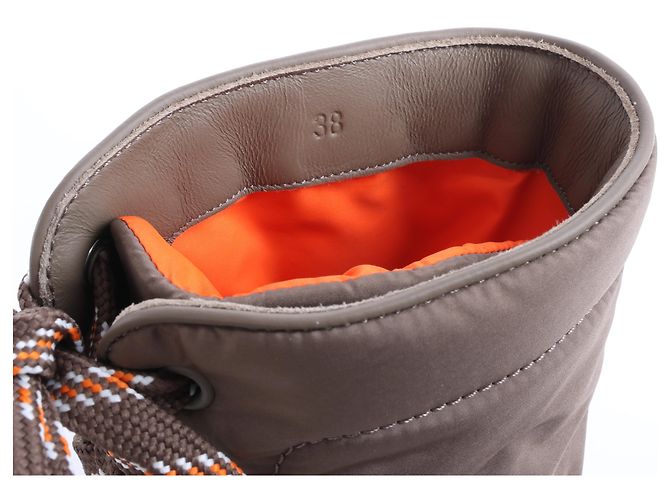 Botas de cano curto Hermès Fresh em nylon e couro, Greige, Tamanho EU 38 Cinza - vista 11