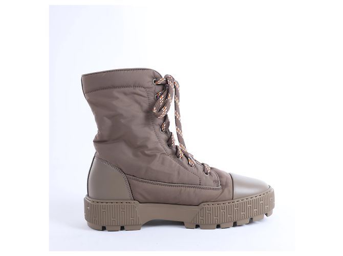 Botas de cano curto Hermès Fresh em nylon e couro, Greige, Tamanho EU 38 Cinza - vista 3