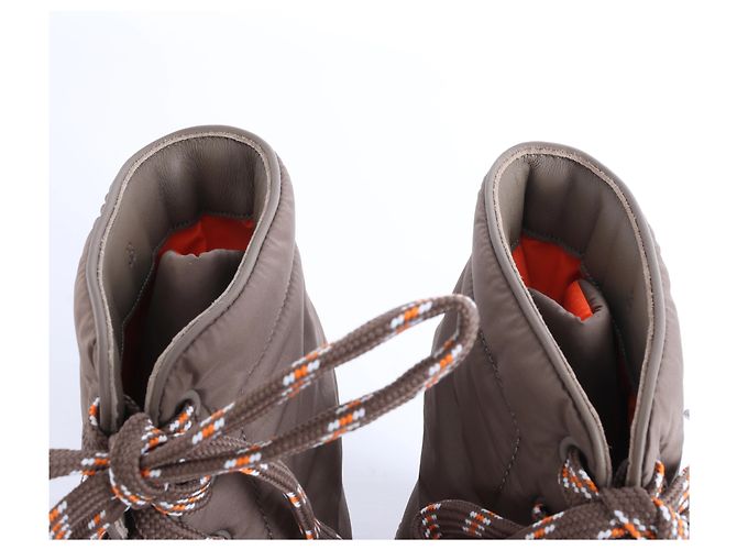 Botas de cano curto Hermès Fresh em nylon e couro, Greige, Tamanho EU 38 Cinza - vista 5