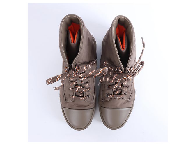 Botas de cano curto Hermès Fresh em nylon e couro, Greige, Tamanho EU 38 Cinza - vista 6