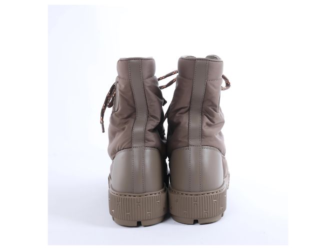 Botas de cano curto Hermès Fresh em nylon e couro, Greige, Tamanho EU 38 Cinza - vista 7
