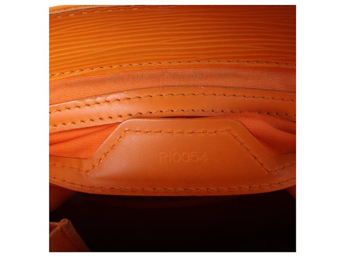 Louis Vuitton Sac Plat PM Epi Leather Handbag in Orange M5274H Arancione - vista 10