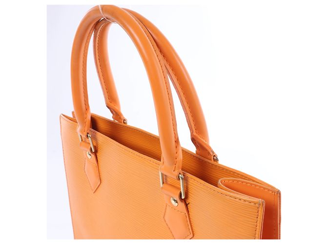 Louis Vuitton Sac Plat PM Epi Leather Handbag in Orange M5274H Arancione - vista 3