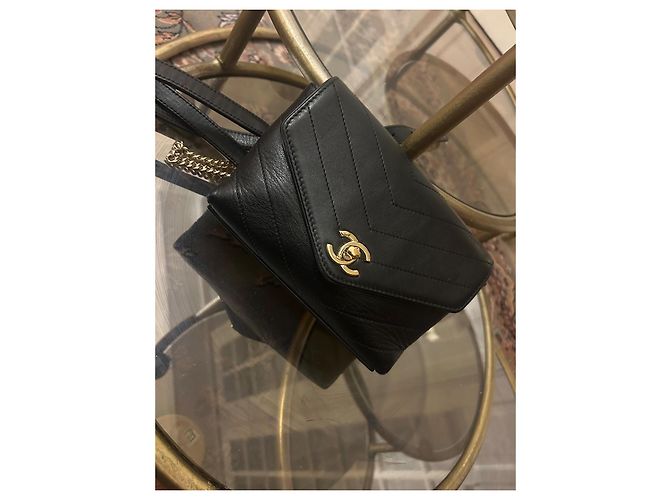 Borsa a tracolla Chanel Chevron in pelle nera Nero - vista 3