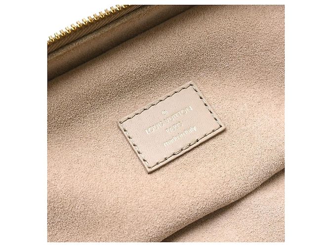 Louis Vuitton Vanity Monogram Empreinte Giant PM Beige - vista 4