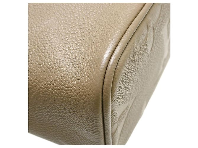 Louis Vuitton Vanity Monogram Empreinte Giant PM Beige - vista 6