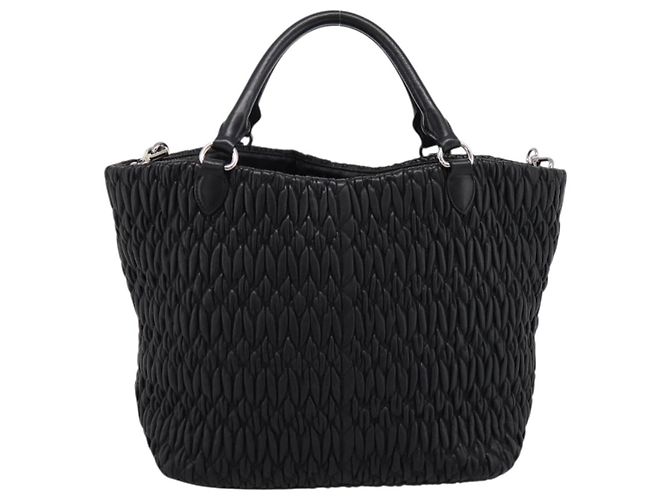 Borsa Shopper Miu Miu Matelassé in Pelle Large Nero - vista 2
