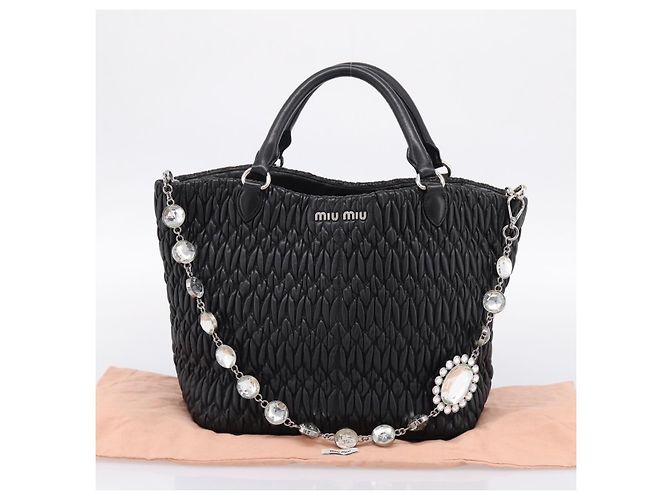 Borsa Shopper Miu Miu Matelassé in Pelle Large Nero - vista 7