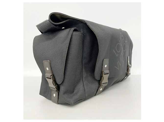 Borsa a tracolla Louis Vuitton Damier Géant Bellier M93076 Noir Uomo Nero - vista 2