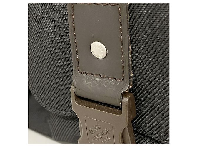 Borsa a tracolla Louis Vuitton Damier Géant Bellier M93076 Noir Uomo Nero - vista 8