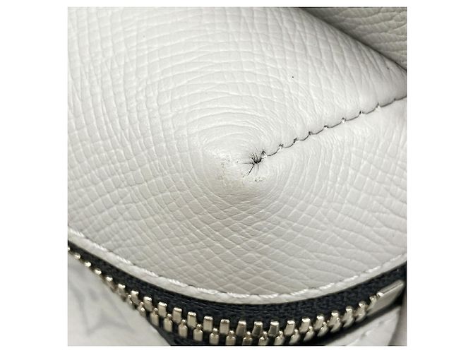 Borsa a tracolla Louis Vuitton Taigarama Outdoor PM Bianco - vista 7