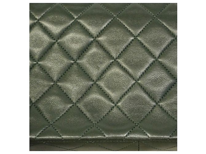Borsa a tracolla Chanel Matelassé con catena Verde - vista 10