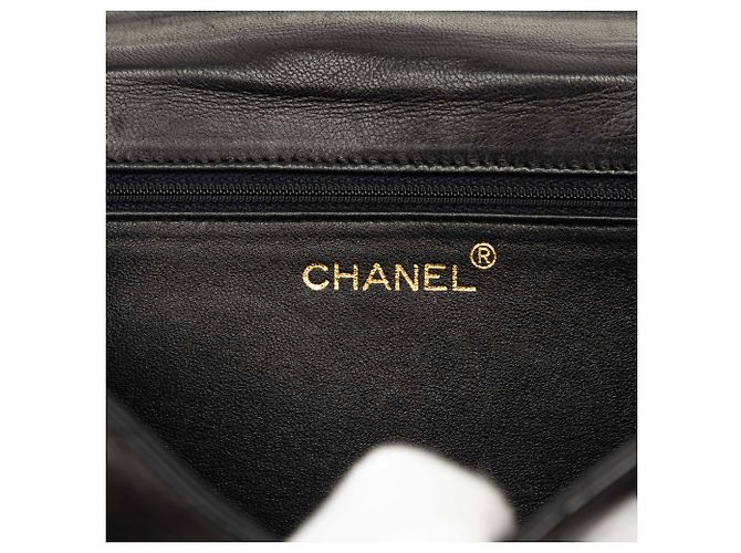 Schwarze Chanel CC gesteppte Lammleder Umhängetasche mit Kette - Ansicht 5