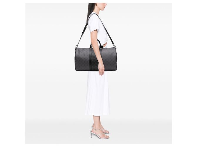 Borsa da viaggio Louis Vuitton Monogram Eclipse Reverse Keepall Bandouliere 50 Grigia Grigio - vista 6