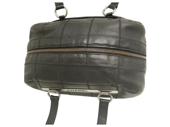 Bolsa de Ombro Chanel Chocolate Bar Caviar Preta Preto - vista 17