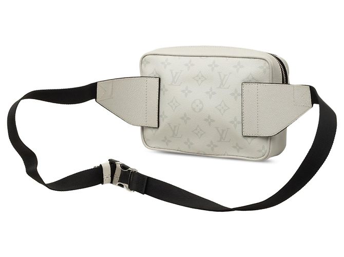 Bumbag Louis Vuitton Monogram Taigarama Outdoor Gürteltasche Weiß - Ansicht 2