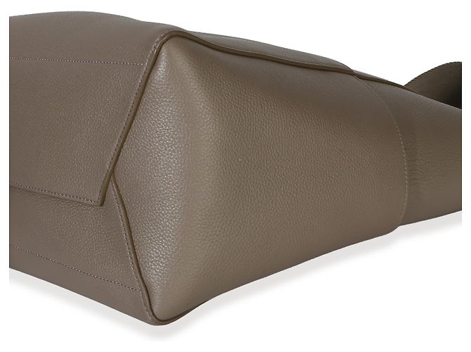 Céline Bolsa Bucket Medium Sangle Celine em couro de bezerro granulado Taupe Marrom - vista 5