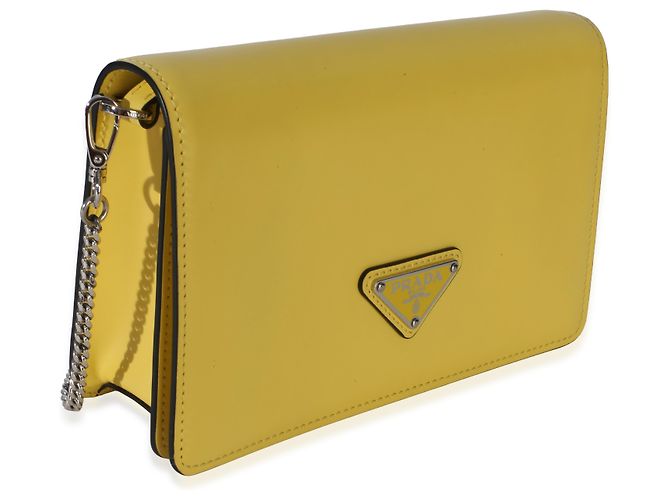Prada Bolsa tiracolo Spazzolato amarela com corrente e triângulo Amarelo - vista 4