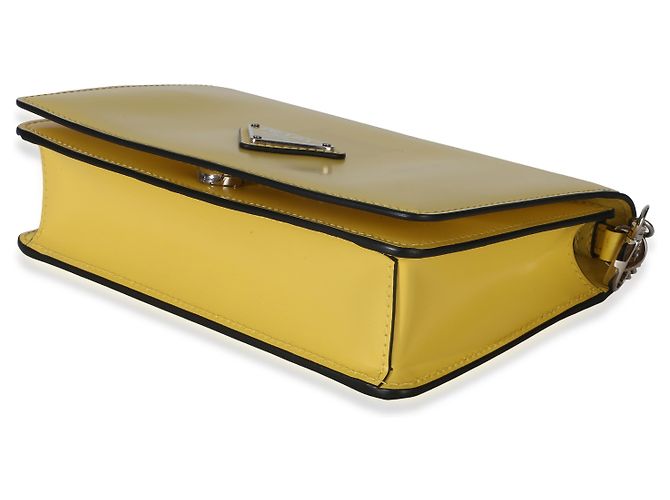 Prada Bolsa tiracolo Spazzolato amarela com corrente e triângulo Amarelo - vista 6