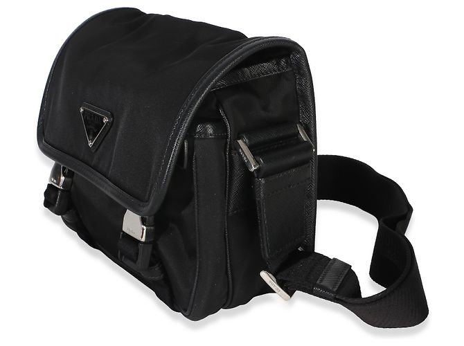Bolsa Messenger Prada em Tessuto Saffiano preta com fivela dupla Preto - vista 3