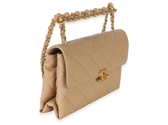 Gabrielle Chanel Small Flap Bag aus gestepptem Lammleder in Beige mit oberem Griff und Kette - Ansicht 3
