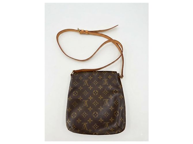 Borsa Louis Vuitton Musette Bagatelle in pelle Epi Marrone - vista 2