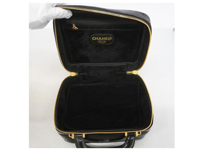 Borsa Vanity Chanel in pelle verniciata nera Nero - vista 4