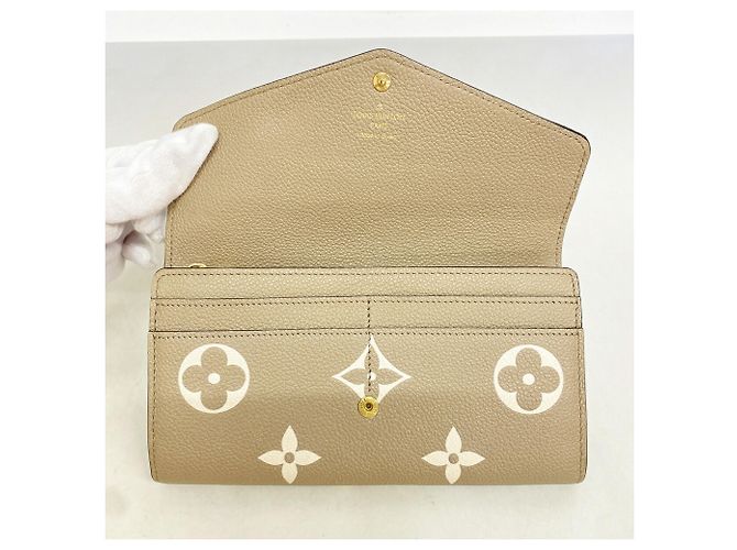 Louis Vuitton Monogram Empreinte Bicolor Portefeuille Sarah NM Long Wallet Grigio Crudo - vista 7