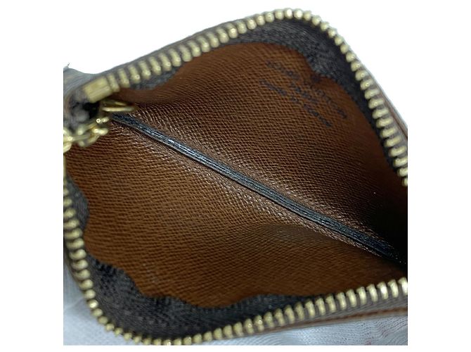 Louis Vuitton Monogram Pochette Clé Coin Case Castaño - vista 3