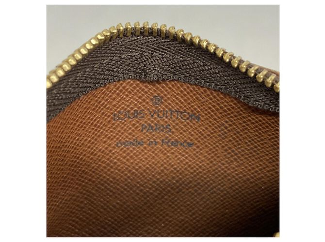 Louis Vuitton Monogram Pochette Clé Coin Case Castaño - vista 4