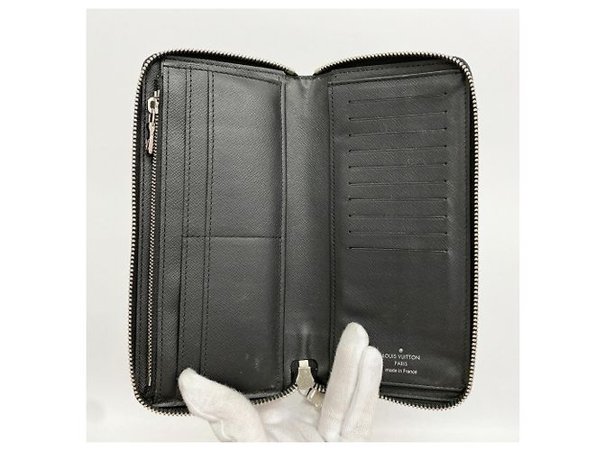 Louis Vuitton Epi Zippy Wallet Vertical Black - view 3