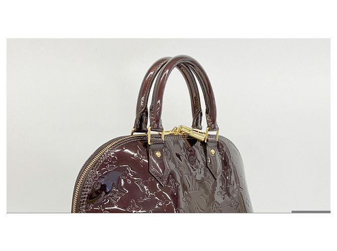 Borsa Louis Vuitton Alma GM Vernis Bordò - vista 2