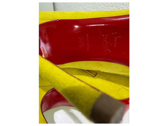 Christian Louboutin So Kate Booty 100 Suede Yellow 38.5 Giallo - vista 12