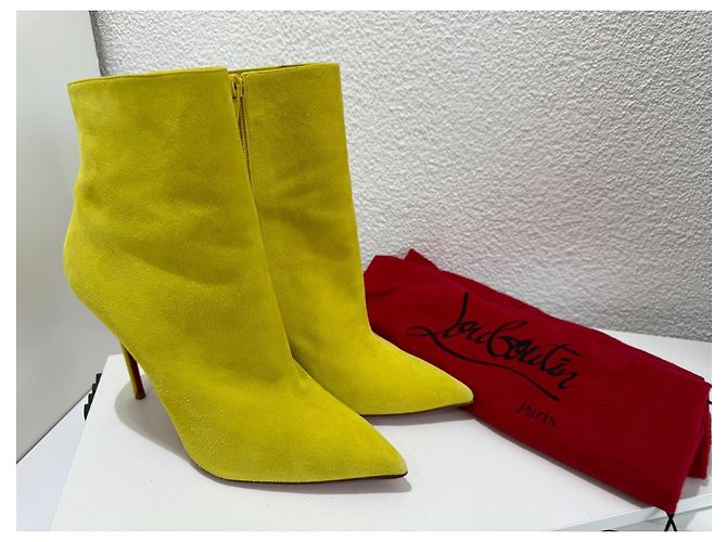 Christian Louboutin So Kate Booty 100 Suede Yellow 38.5 Giallo - vista 14