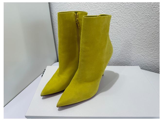 Christian Louboutin So Kate Booty 100 Suede Yellow 38.5 Giallo - vista 2