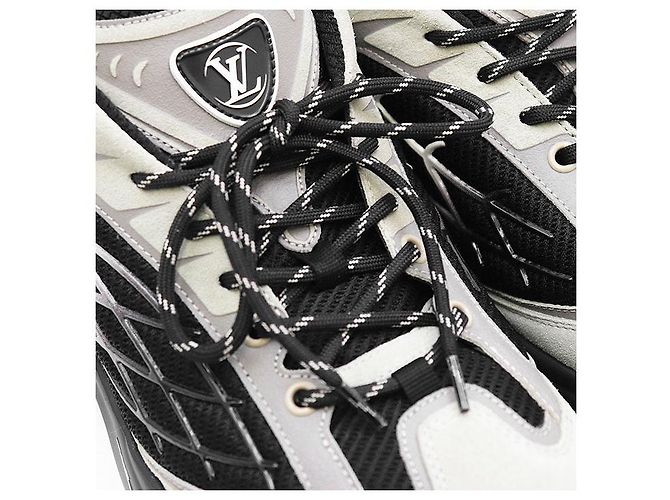 Sneakers Louis Vuitton Discovery Line Monogram Flower in pelle e mesh Nero - vista 13