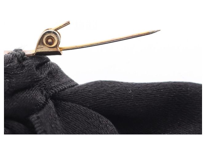 Spilla a medaglione con nastro nero e oro Chanel D'oro - vista 3