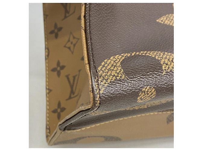 Borsa Tote Louis Vuitton Monogram Giant Reverse OnTheGo MM Marrone - vista 6