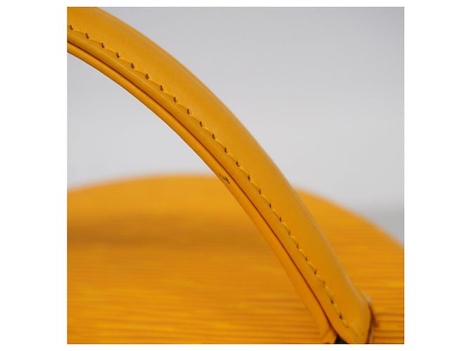 Borsa Louis Vuitton Epi Cannes Giallo - vista 9