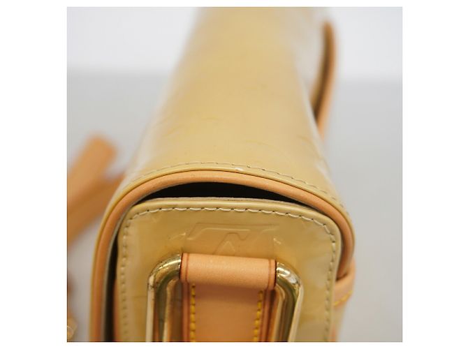 Borsa a tracolla Louis Vuitton Vernis Christie GM Beige - vista 7
