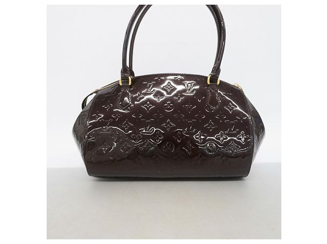 Borsa Louis Vuitton Vernis Sherwood GM in Amarante Bordò - vista 11