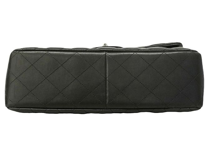 Borsa a tracolla Chanel in pelle d'agnello nera Nero - vista 3