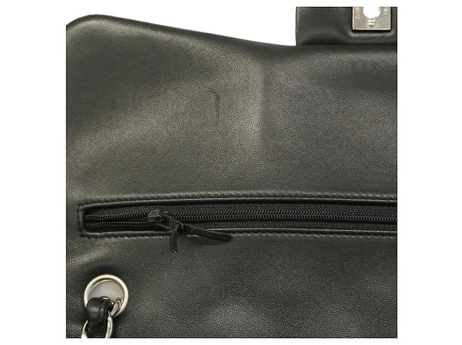 Borsa a tracolla Chanel in pelle d'agnello nera Nero - vista 9