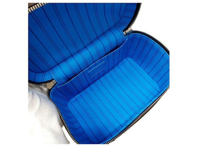 Borsa beauty Louis Vuitton Monogram Nice Mini Blu - vista 4