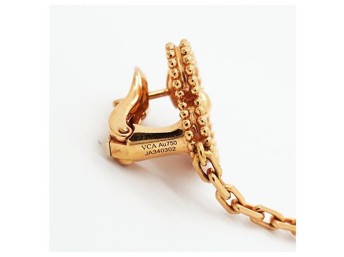 Orecchini Magic Alhambra Van Cleef & Arpels in oro rosa 18K - vista 4