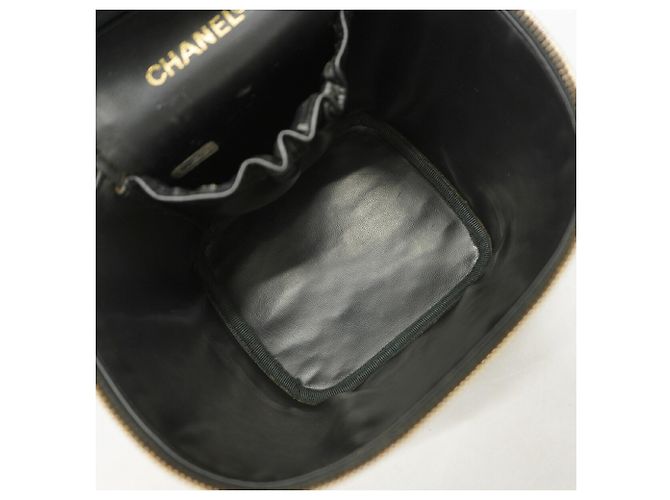 Borsa Vanity Chanel in pelle d'agnello nera Nero - vista 4