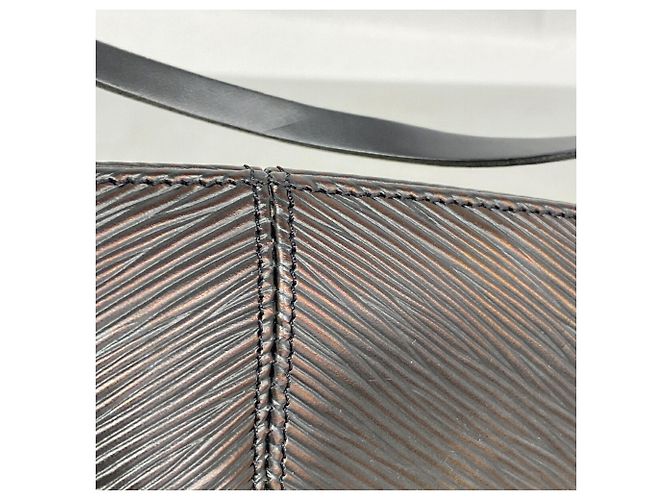 Louis Vuitton Epi Pochette de Milune Nero - vista 7